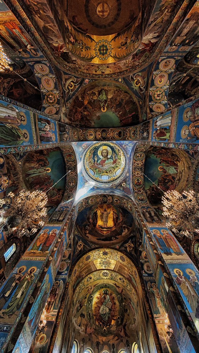 ☦️ The ceiling of the Visoki Dečani Monastery, a 14th-century Serbian Orthodox monastery in Kosovo and Metohija, has been preserved in its original, unchanged form for over 700 years.
⚠️ Today, this UNESCO World Heritage Site is under constant threat from Albanian extremist