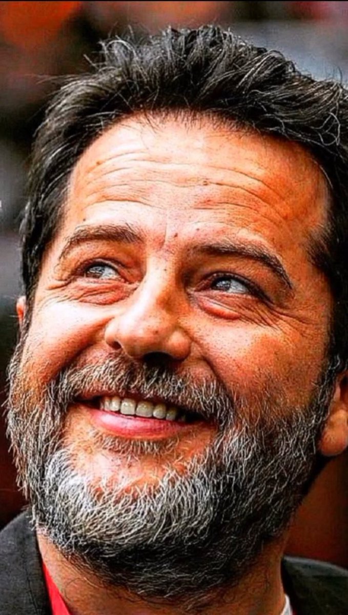 Günlerdir ailesinden ayrı. Kaçma şüphesi olmayan Erden Timur’u salın.
#ErdenTimuraÖzgürlük