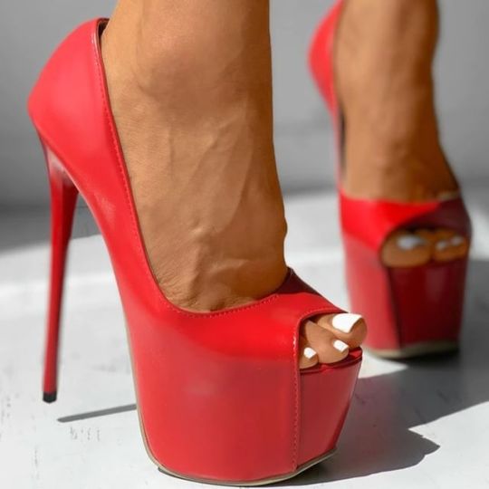 High on Heels tweet media