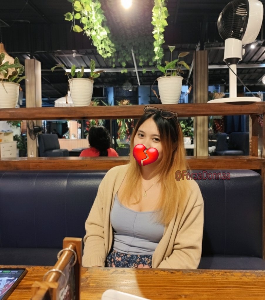 ForzaDonnaa's tweet photo. 30+ uda bukan girl sih, lebih ke aunty, but its oklah, i like it 🥰 https://t.co/bDKQObDyTE