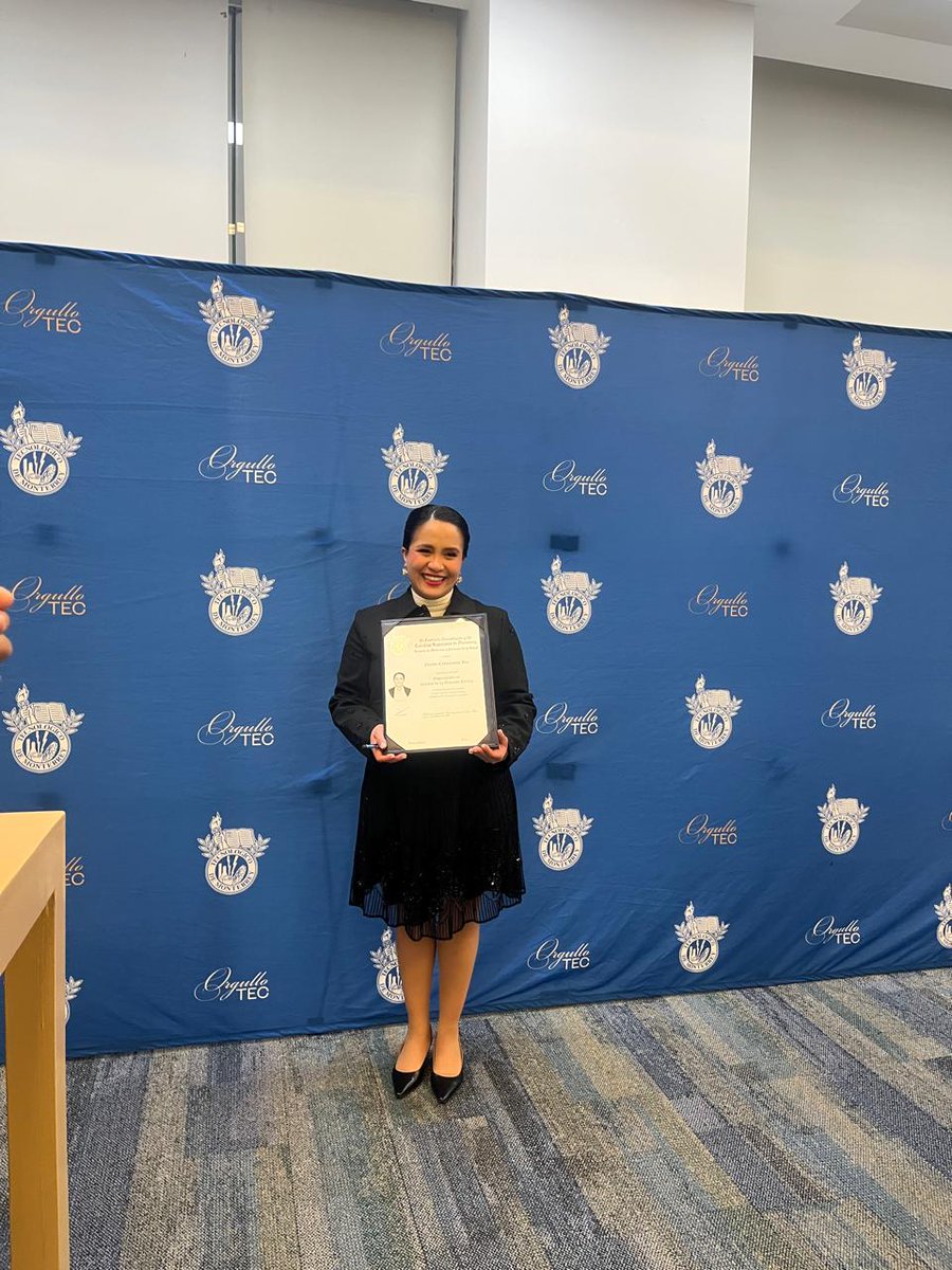 CalidadHGAM's tweet photo. ¡Meta cumplida!🏁Felicitamos de corazón a nuestros graduados de la Especialidad en Calidad de la Atención Clínica del programa multicéntrico del TEC de Monterrey con sede en la Ciudad de México 🏆. 
Dra. Verónica Tenchipe Navarro 💐
Dra. Narda Castellanos Joo 💐 
#HGAM https://t.co/hjV1jK4quC