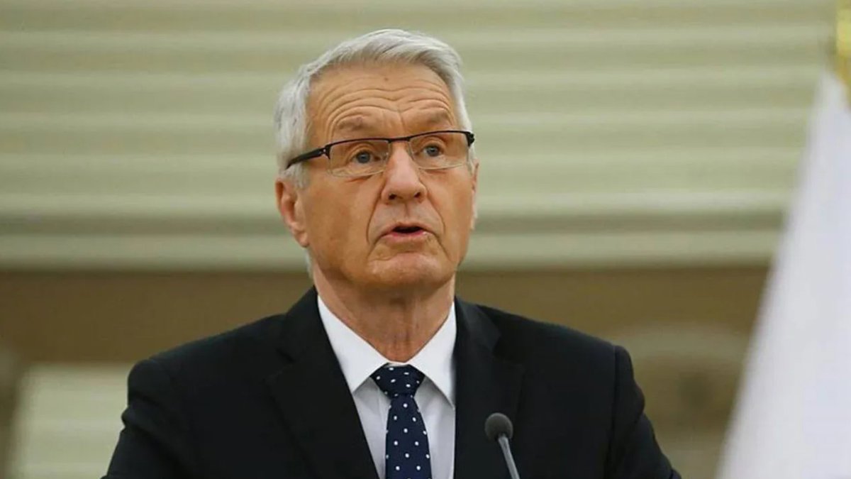 barandergisix's tweet image. Epstein belgelerinde adı geçen Norveç'in eski Başbakanı intihar etti

🔴 Eski Norveç Başbakanı Thorbjørn Jagland, Jeffrey Epstein ile bağlantısı ortaya çıkınca intihar teşebbüsünde bulundu. Hastaneye kaldırılan Jagland'ın durumu ağır. 
#Epstein #Norveç