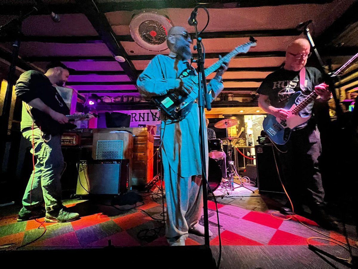 Babar Luck tweet media