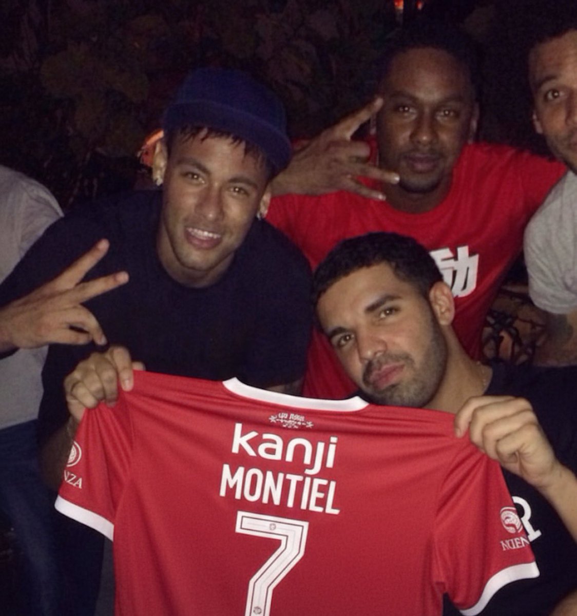 Neymar con la de Montiel…