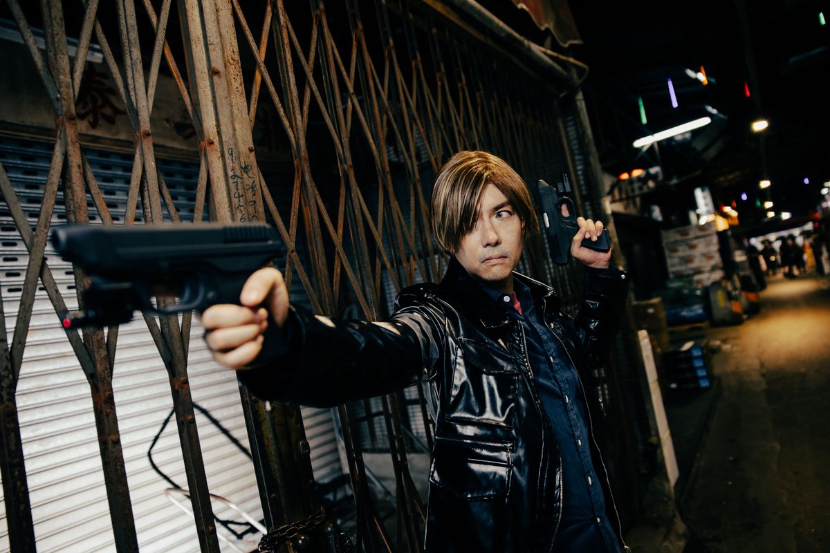 Shiki928239's tweet photo. [ Resident Evil 6 ｜Cosplay ]  

Waiting for Resident Evil 9😎✌️

Leon -@Hofuzz 
Ada - @leiaaw13 
Special thx - PSP 

#ResidentEvil6 #biohazard https://t.co/8jjqMiudIw