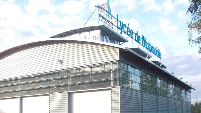 Fdesouche.com est une revue de presse tweet media