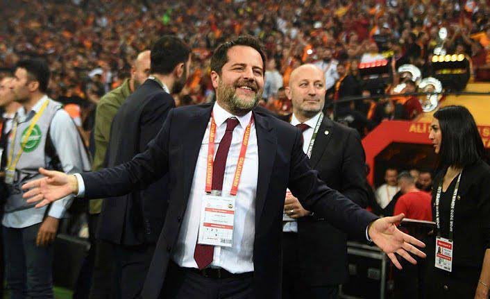 Galatasaray'ı bugünlere getiren ve haklarını savunan Erden Timur'un haksız yere tutuklandığı 57.günün sonunda sürecin tüm çıplaklığıyla kamuoyuna servis edilip temiz olduğunu görmek 30 milyon Galatasaraylının hakkı olmuştur. Adaletin işlemesini istiyoruz.

#ErdenTimuraÖzgürlük