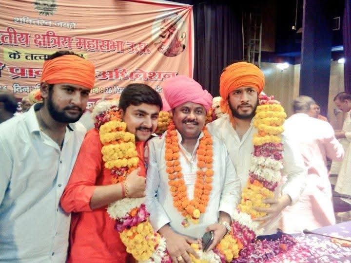 भक्ष जायेगे वाले
अरविंद चाट  जी, 
खुद जातीय महासभाओं में जाते हैं😂😂😂