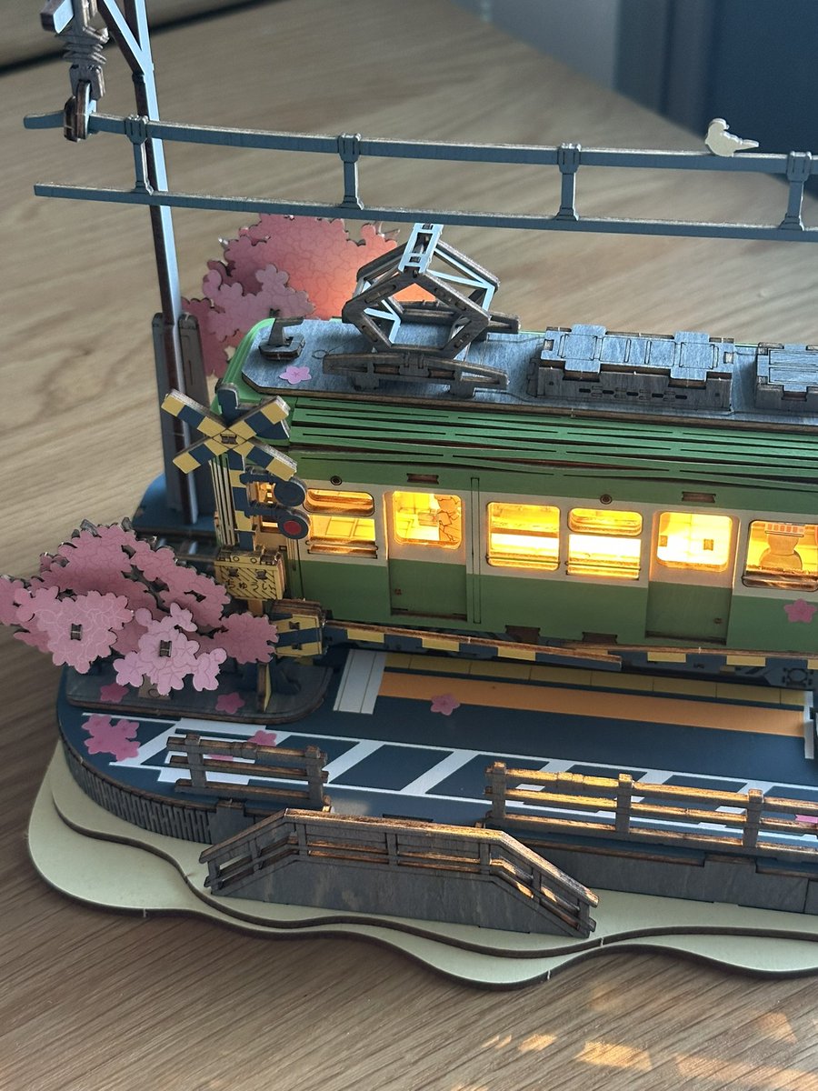 เมื่อแฟนคลับให้ของขวัญแก่ศิลปินที่เป็นอินโทรเวิร์ต :

✨