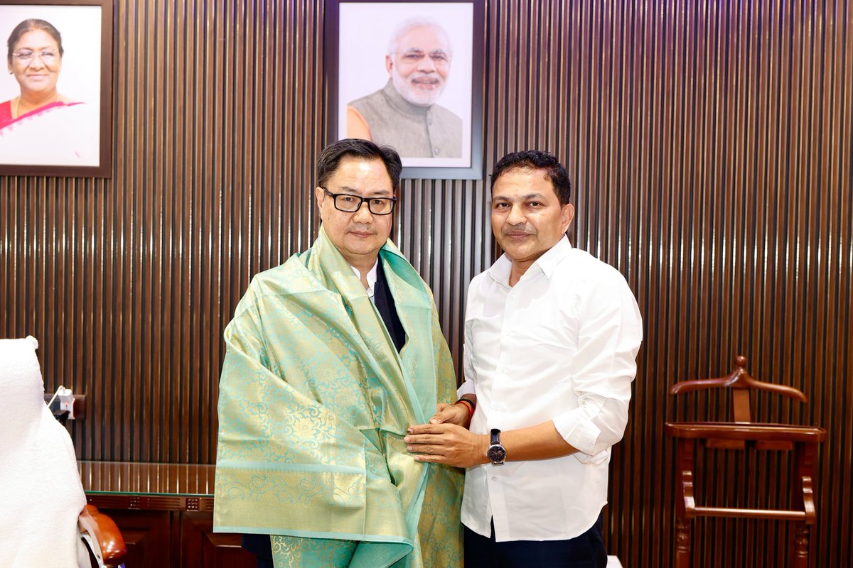 Hon’ble Union Minister of Parliamentary Affairs &amp; Minority Affairs Shri <a href="/KirenRijiju/">Kiren Rijiju</a> ji met &amp; interacted with Former MLA, Huzurnagar (Telangana), Shri <a href="/SAIDIREDDYBJP/">Saidi Reddy Shanampudi</a> ji in New Delhi.