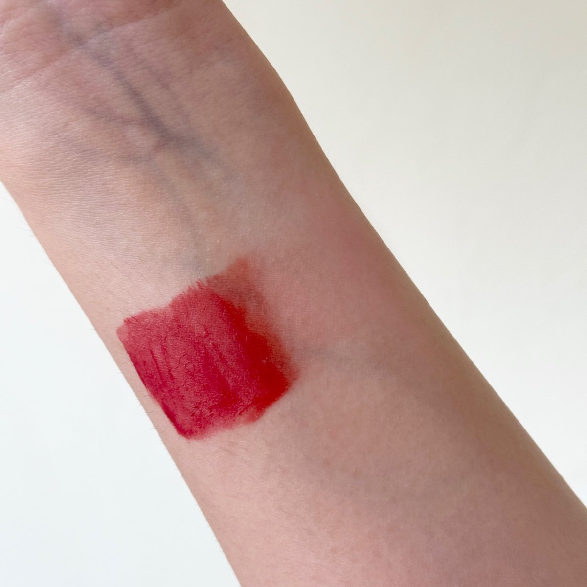 ชอบดีไซน์แพ็กเกจของ Clear All Cleansing Balm – SKINTIFIC มาก สะดวกสุดๆ แค่หมุนๆเพื่อให้เนื้อบาล์มออกมา แล้วคือสลายเมคอัพกันน้ำภายใน 30 วิ พอโดนน้ำกลายเป็นน้ำนมใน 3 วิ ล้างออกง่ายและสะอาดหมดจด แถมมีบำรุงไปในตัว เหมาสำหรับผิวแพ้ง่ายและผิวที่มีปัญหาสิวด้วยนะ💚✨