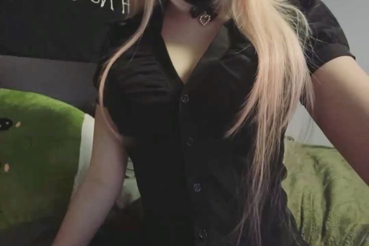 cloafterdark's tweet photo. haii going to work >.< 
#nsfwtwt #buyingsessions #secretseller https://t.co/26L2B9HISc