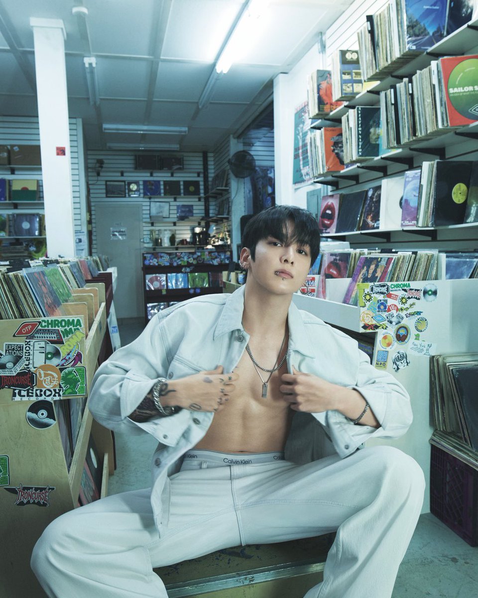 мαяzι ༘⋆🔞 seein bts(Busy) tweet media