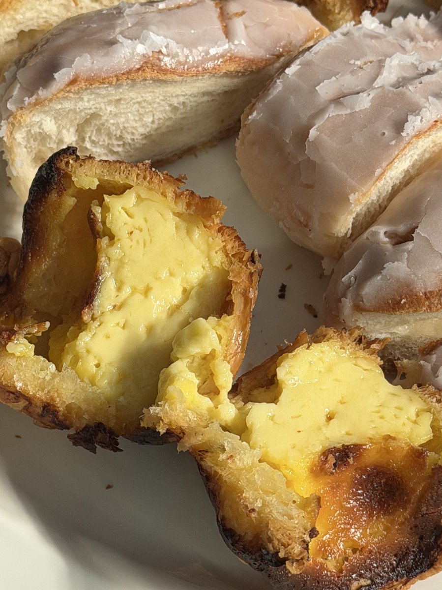 따사로운 햇빛과 빵… 
완전 조온습