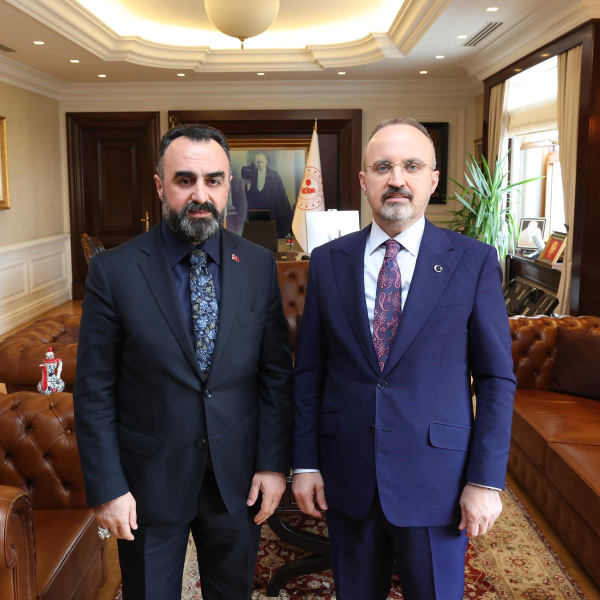 İçişleri Bakan Yardımcısı Sayın <a href="/turanbulent/">Bülent TURAN</a>'e hayırlı olsun ziyaretinde bulunduk.

Şehit analarının vefalı evladı, şehit evlatlarının ağabeyi, Vakfımızın gönül dostu Sayın Turan'a her zamanki nezaket dolu misafirperverlikleri için teşekkür ederiz.
<a href="/TC_icisleri/">T.C. İçişleri Bakanlığı</a> 
<a href="/miamustafacftci/">Mustafa ÇİFTÇİ</a>