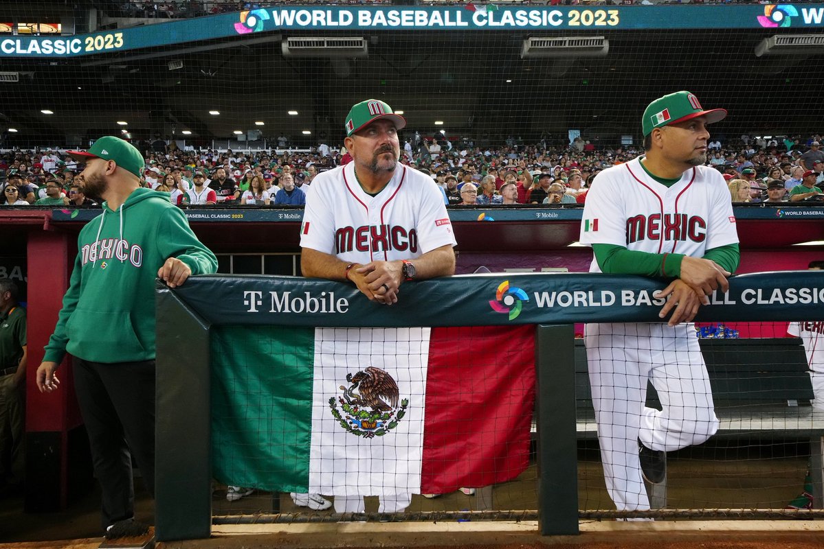 Una bandera. Un equipo. Millones de mexicanos alentando. 🙌

Hoy honramos el símbolo que representa a México. 🇲🇽 

#EsMiSangre 🩸🇲🇽