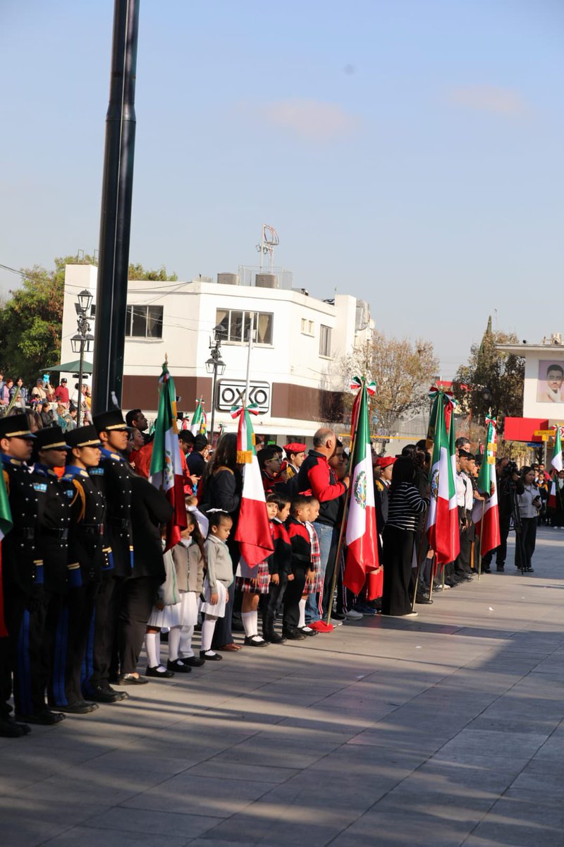 SNTE21's tweet photo. #TodosSomosUno🙋‍♀️
#UnoSomosTodos🙋🏻‍♂️

En el marco de las conmemoraciones por el día de la Bandera de México, el Mtro. José Francisco Martínez Calderón, Secretario General de la Sección 21 y el Secretario General de la Sección 50 Mtro. Juan José Gutiérrez Reynosa, participaron https://t.co/tHIHWmMgTp