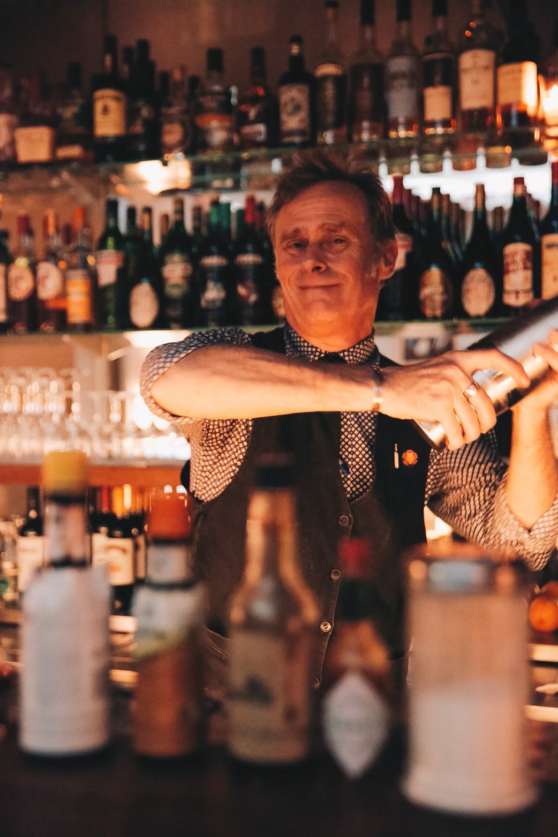 Hoy es el Día Internacional del Bartender...y vos,Ariel,fuiste,sos y serás nuestro máximo representante .
Se te extraña mucho .