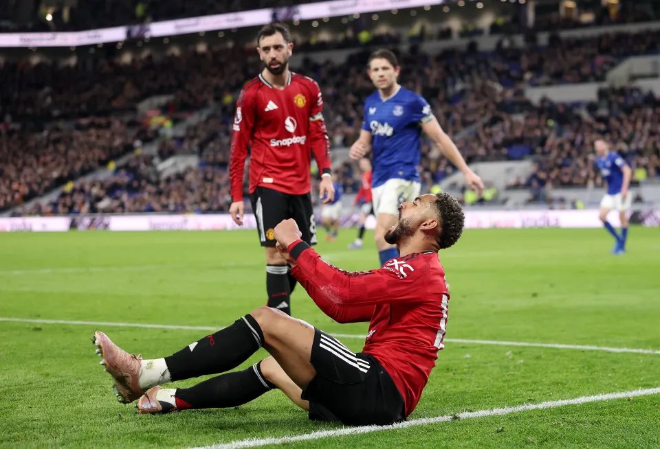 *sigh* Distance really makes the heart grow fonder … when do Manchester United play again?

I miss seeing Cunha and the Mandem 😭😭