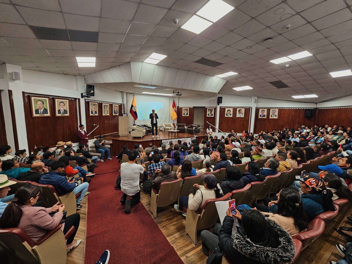 jotalloretv's tweet photo. Acompañamos la Asamblea por los Páramos y el #Agua junto a sistemas de riego y colectivos del #Azuay. Sostenemos una posición firme y crítica sobre la #LeyMinera que se tramita en la @AsambleaEcuador. ¡La defensa de nuestras fuentes hídricas es innegociable! 🧵👇 https://t.co/4s7r0ZMEcU