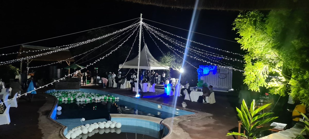 Mwesigwa_Resort's tweet image. Poolside Scenes... 🎆📸
#mwesigwa_resorts 
#poolside 
#partyafterparty 
#mbarara
#uganda
