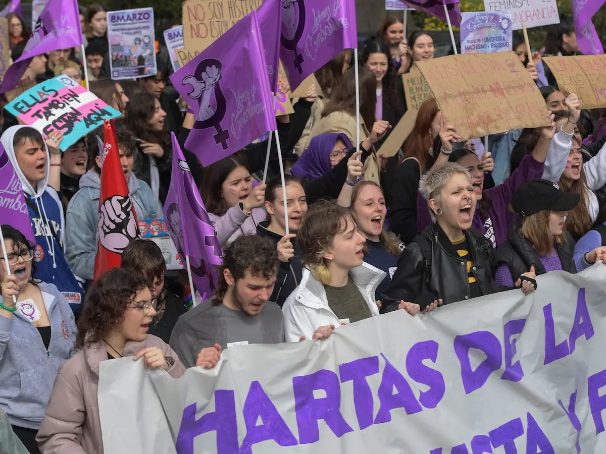 Cae al 38,4% los jóvenes que se declaran feministas, el nivel más bajo desde 2021, y casi la mitad cree que es una “herramienta de manipulación política, según Fad Juventud.

El 51% de las mujeres jóvenes se considera feminista, frente al 26% de los hombres.