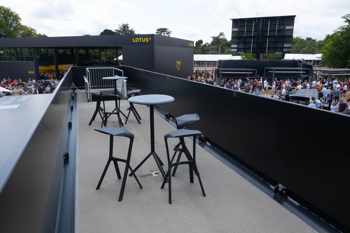 eventsstructure's tweet image. Detail matters in automotive environments.
This mobile showroom, Pursuit Plus, creates a premium brand space for Genesis at— designed for presence, flow and customer engagement.
Clean. Reliable. Built for brands that care about craft.
#LiveEvents #BrandExperience #BrandActivation