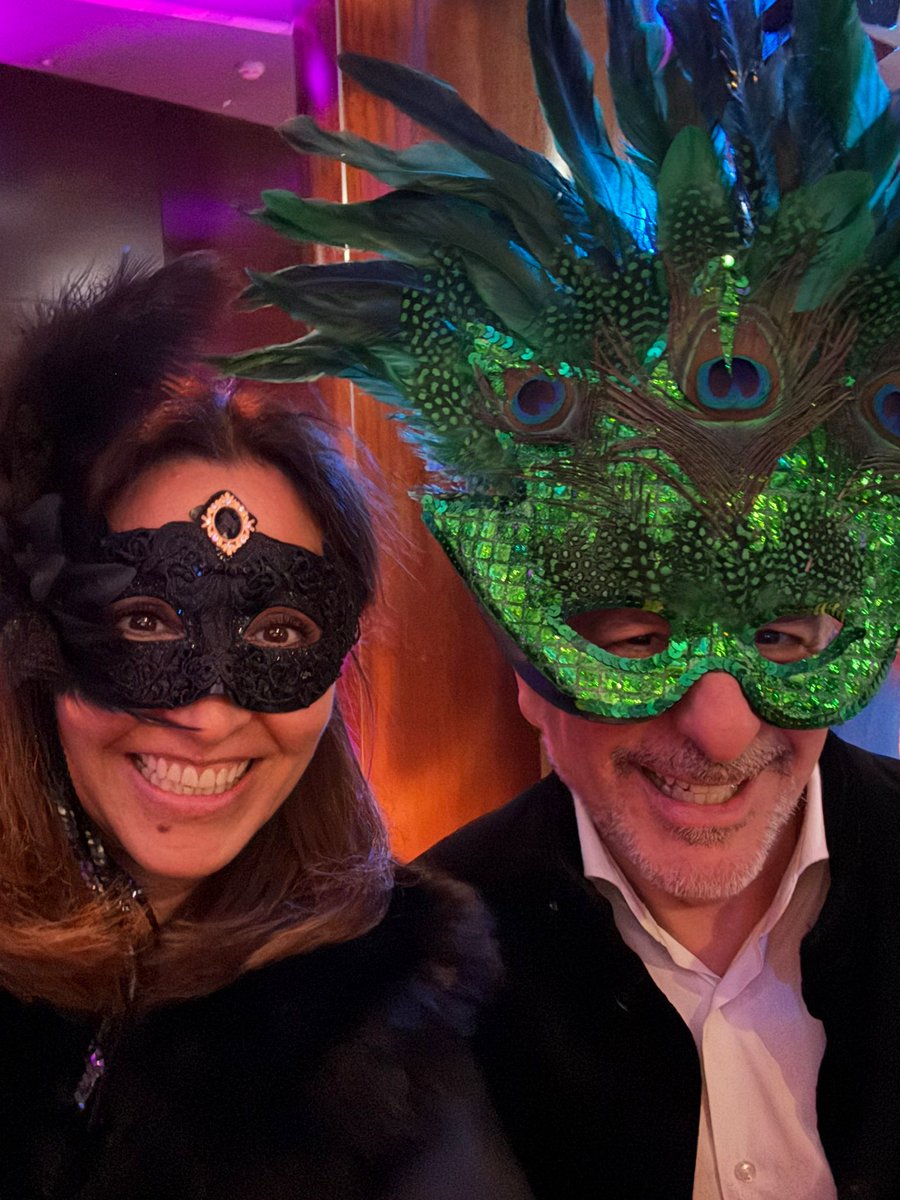 Nuestra vicepresidenta Elsa García asistió a The Masquerade Night en Eurostars Madrid Tower 5★, una velada que combinó gastronomía, ópera en directo y tradición cultural europea.
Gracias por la invitación.
#AEMEES #Eurostars #Networking