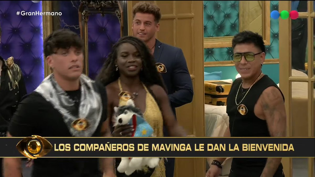 #LaPlata sigue firme en Gran Hermano y hasta vinculada a Gimnasia #GELP. ¿Por eso habrá llevado un Lobito? #JennyMavinga