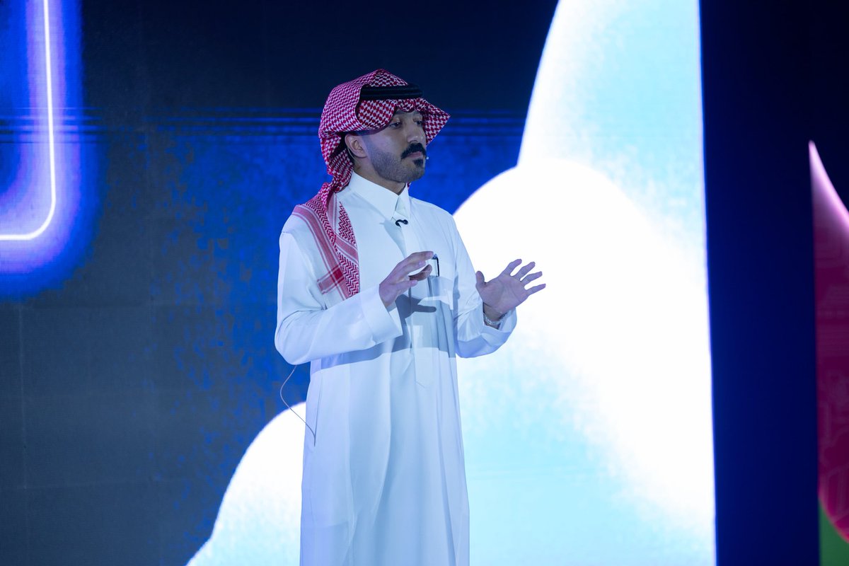 3 فرص تقديم. في أقل من 3 شهور. ومصدر دخل جديد 🔥

فهد القحطاني 🇸🇦

محلل مخاطر واستمرارية أعمال، بس انه عند صوت يستحق منصة أكبر. قرر يختبر قدراته وقدم على برنامج سعودي سبيكرز لعام 2025 (بالتعاون مع بنك الجزيرة)

فهد اشتغل على نفسه، طوّر أدائه بناءً على الملاحظات، واجتاز مراحل