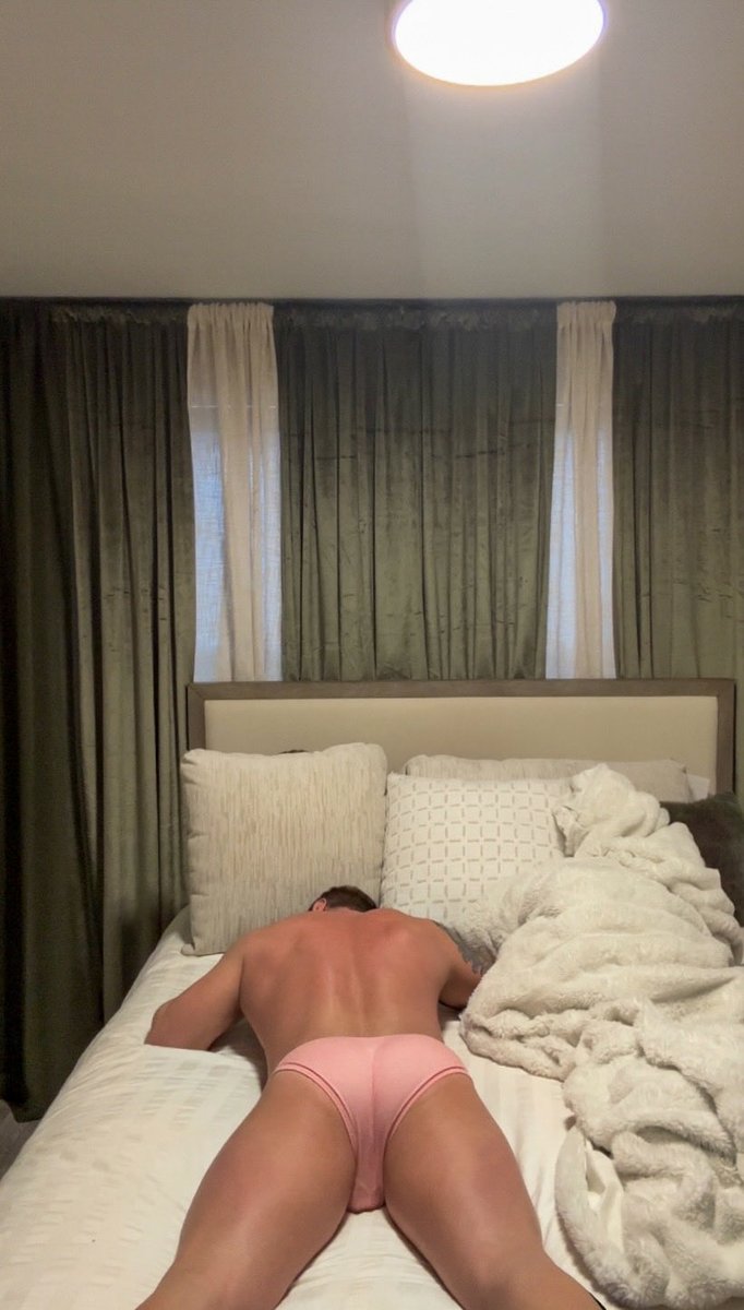 juanlotero1012's tweet photo. ❄️🥶😴
#musclegainer #bubbat #GoodMorningX https://t.co/xPYioOk2iN