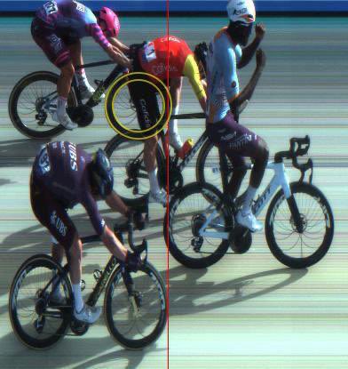 Une semaine après, le résultat de la Classique d’Almeria a été modifié : initialement 3e, Matteo Moschetti (Pinarello-Q36.5) a cédé sa place sur le podium à Dylan Groenewegen (Unibet Rose Rockets) après révision de la photo-finish. #ClasicadeAlmeria2026