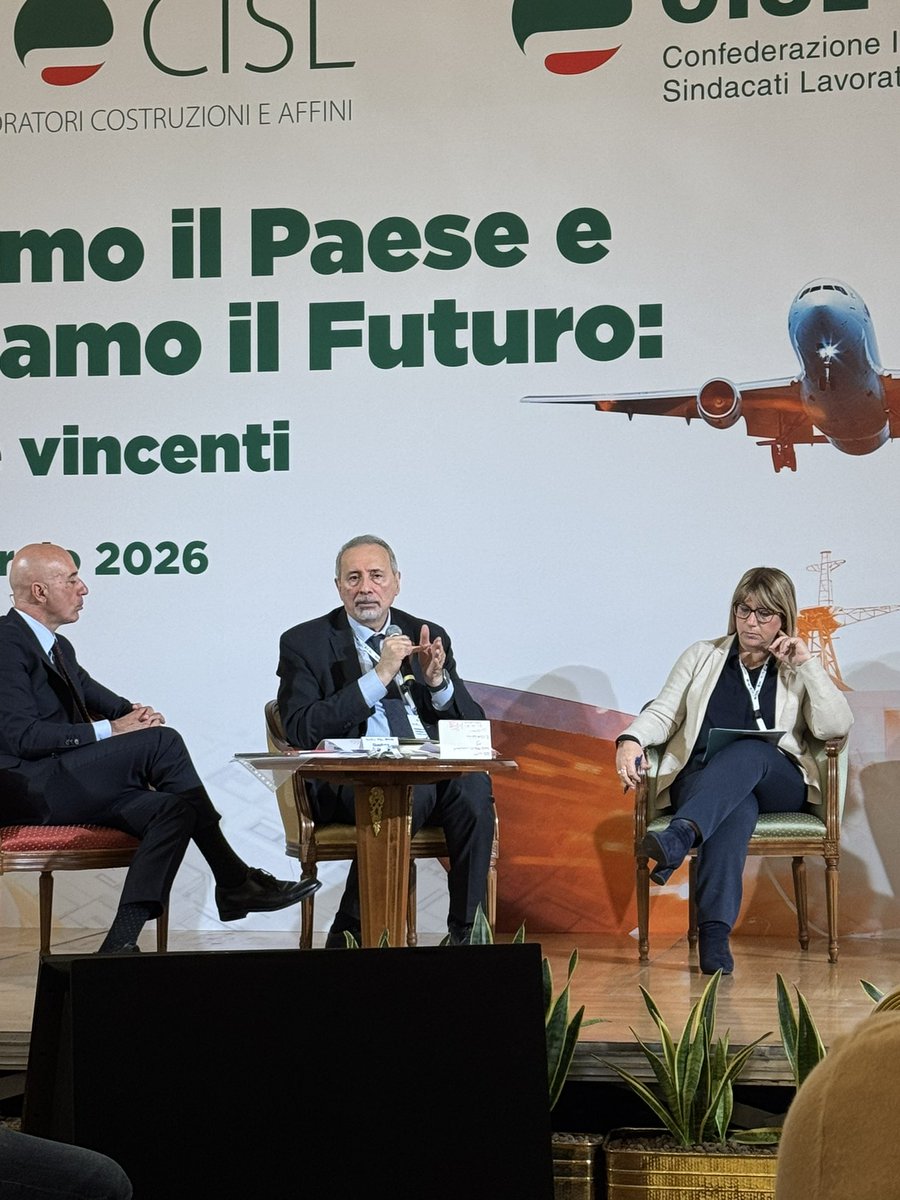 FedexC_official's tweet photo. La Fit-Cisl Piemonte partecipa a Roma ai lavori del convegno “𝗠𝘂𝗼𝘃𝗶𝗮𝗺𝗼 𝗶𝗹 𝗣𝗮𝗲𝘀𝗲 𝗲 𝗖𝗼𝘀𝘁𝗿𝘂𝗶𝗮𝗺𝗼 𝗶𝗹 𝗙𝘂𝘁𝘂𝗿𝗼: 𝗹𝗲 𝘀𝗶𝗻𝗲𝗿𝗴𝗶𝗲 𝘃𝗶𝗻𝗰𝗲𝗻𝘁𝗶”, iniziativa promossa con @FitCisl e  @FilcaCisl. Con la Segreteria Generale Fumarola @CislNazionale https://t.co/7vsGHFTgNE