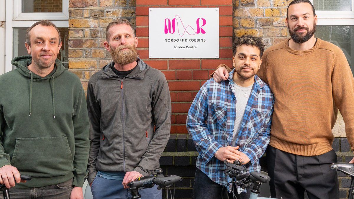 Rock Sound tweet media