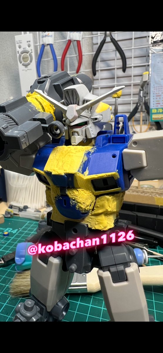 kobachan1000rr's tweet photo. 途中経過です、
腰周りのクリアランス処理
アトミックバズーカ基礎部の7mm延長で
スコープとの位置が◎
どんな感じか仮組みしたくなるよねw
太ももと足の縮小化とか俺に出来るかな…
握り拳はポリパテで作ってみようかなと
分かる人には分かるカッコ良さ！

#ガンプラ
#GP02A https://t.co/oeKUyY5z2v