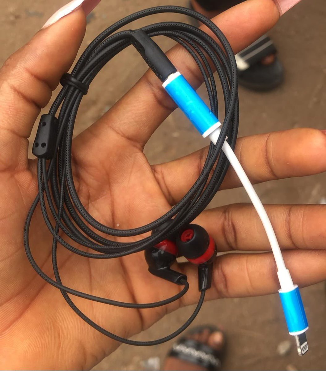 For any audio recording job especially the ones I have dropped so far;

Leul ai
Dip audio
Pila8
Silencio
Babel audio and more to come

Ensure you use this earpiece together with your partner if it necessary.