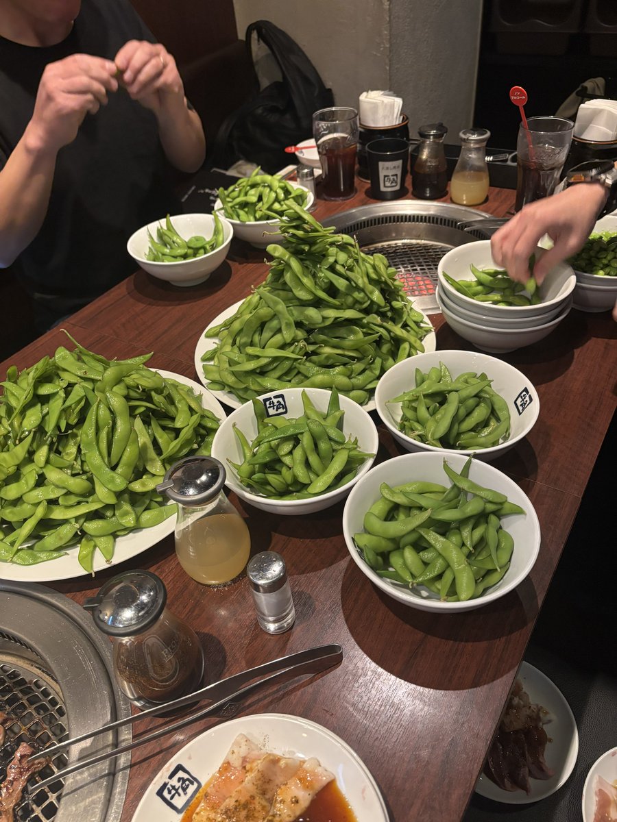 menmashi_boy's tweet photo. 牛角の焼肉酒場セット "無限"枝豆 https://t.co/h6D7xoZe35