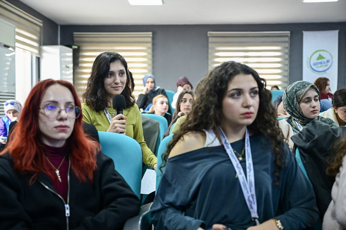 meuif's tweet photo. Cumhurbaşkanlığı İletişim Başkanlığı ve Gençlik ve Spor Bakanlığı iş birliğiyle Antalya Alaattin Keykubat Gençlik Kampı’nda 13–17 Şubat’ta düzenlenen Medya Etiği ve Sorumlu Gazetecilik Kampı’na katılan fakültemiz öğrencilerine program sonunda plaket takdim edildi. https://t.co/o5rWxQYNNq