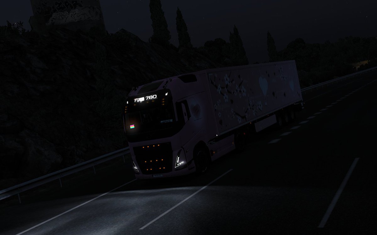 Yurato23's tweet photo. Trucking around Spain🇪🇸 and Portugal🇵🇹 doing some #HeartsofBloom 🌸 jobs there @SCSsoftware
#ETS2 #EuroTruckSimulator2 #BestCommunityEver #VirtualTrucker #VolvoTrucks #Photomode #VirtualPhotography https://t.co/lCWOMmHaCp