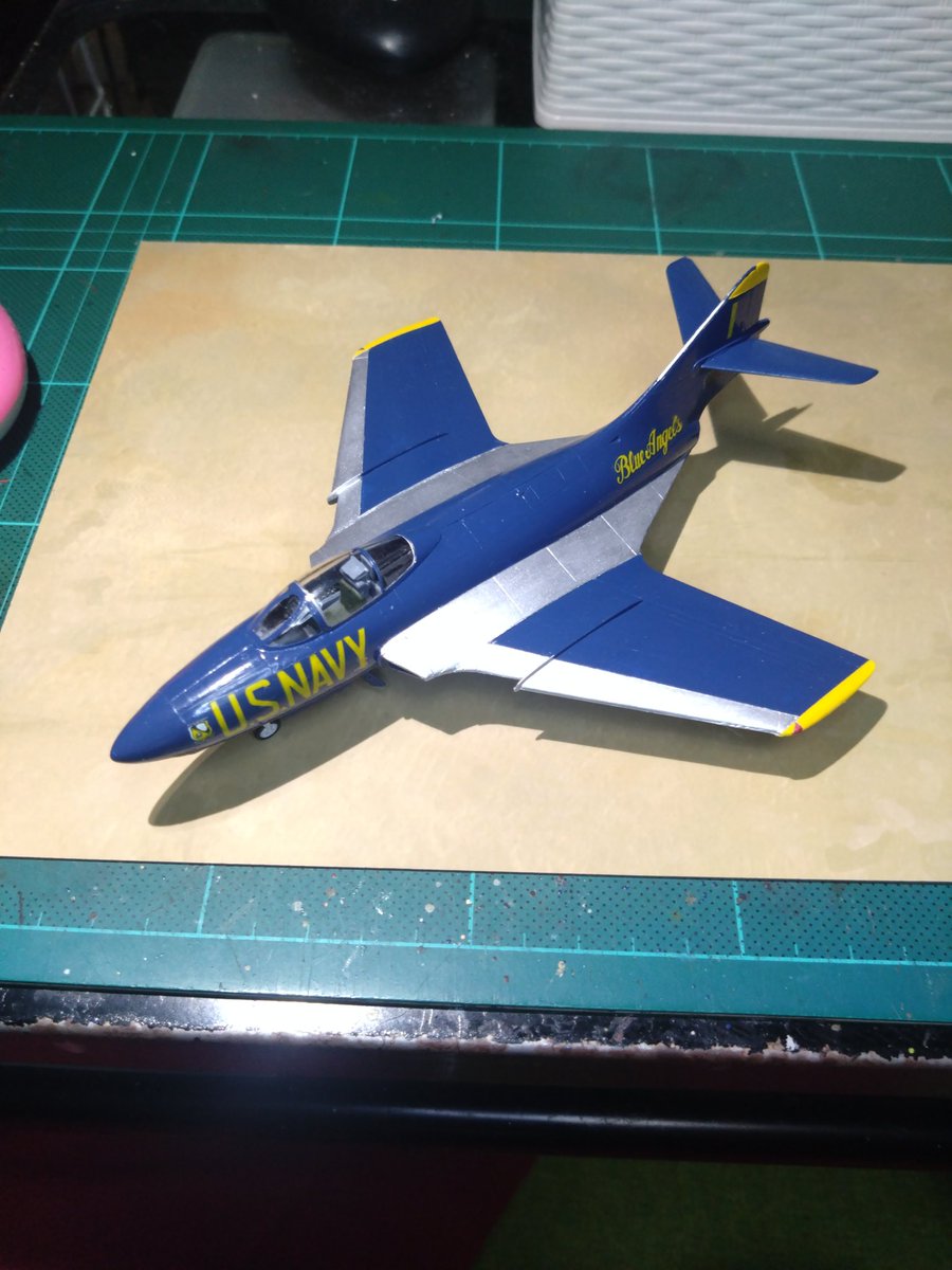 ハセガワ1/72F9F-8 クーガー ブルーエンジェルス仕様、完成しました