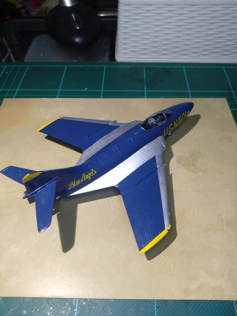 ハセガワ1/72F9F-8 クーガー ブルーエンジェルス仕様、完成しました