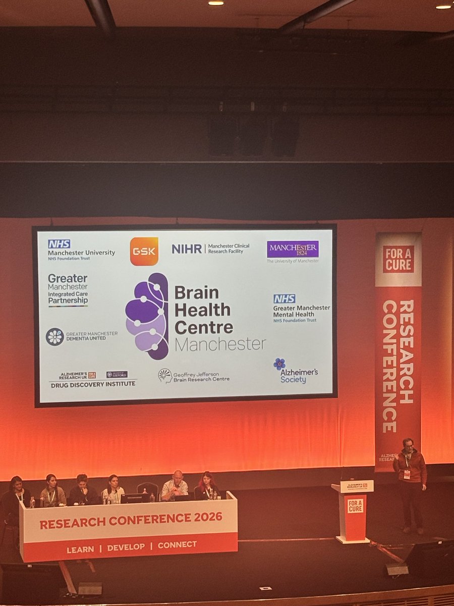 ARUK_Manc's tweet image. Day one of the @AlzResearchUK  conference in Manchester. 

Prof Adam Greenstein here opening the molecular mechanisms &amp;amp; cellular dynamics in neurodegeneration session. 

@DCVS_UoM @GJBrainResearch 

#ARUKConf