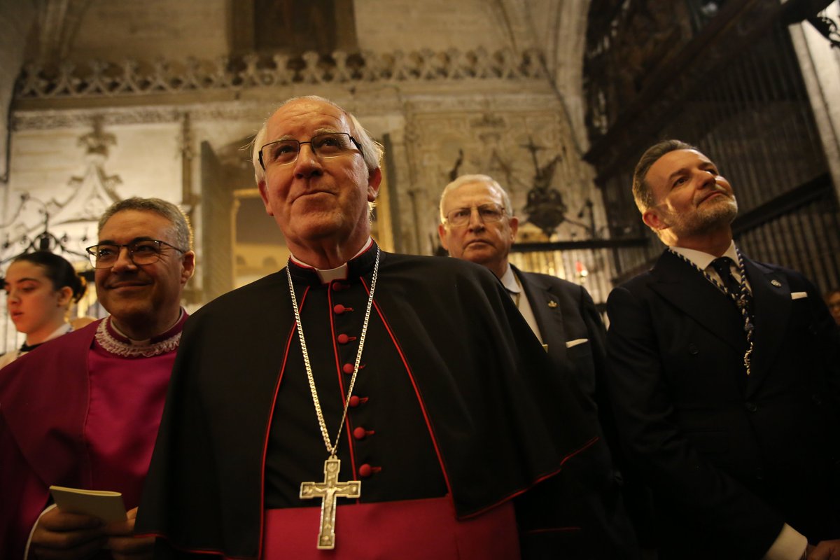 Archisevilla1's tweet photo. GALERÍA 📸 #viacrucis de las Hermandades de Sevilla @ElConsejoSev 📷@Alejandrocp99 ▶️ https://t.co/Bibi1OTwcB https://t.co/E32ZTY8UhJ