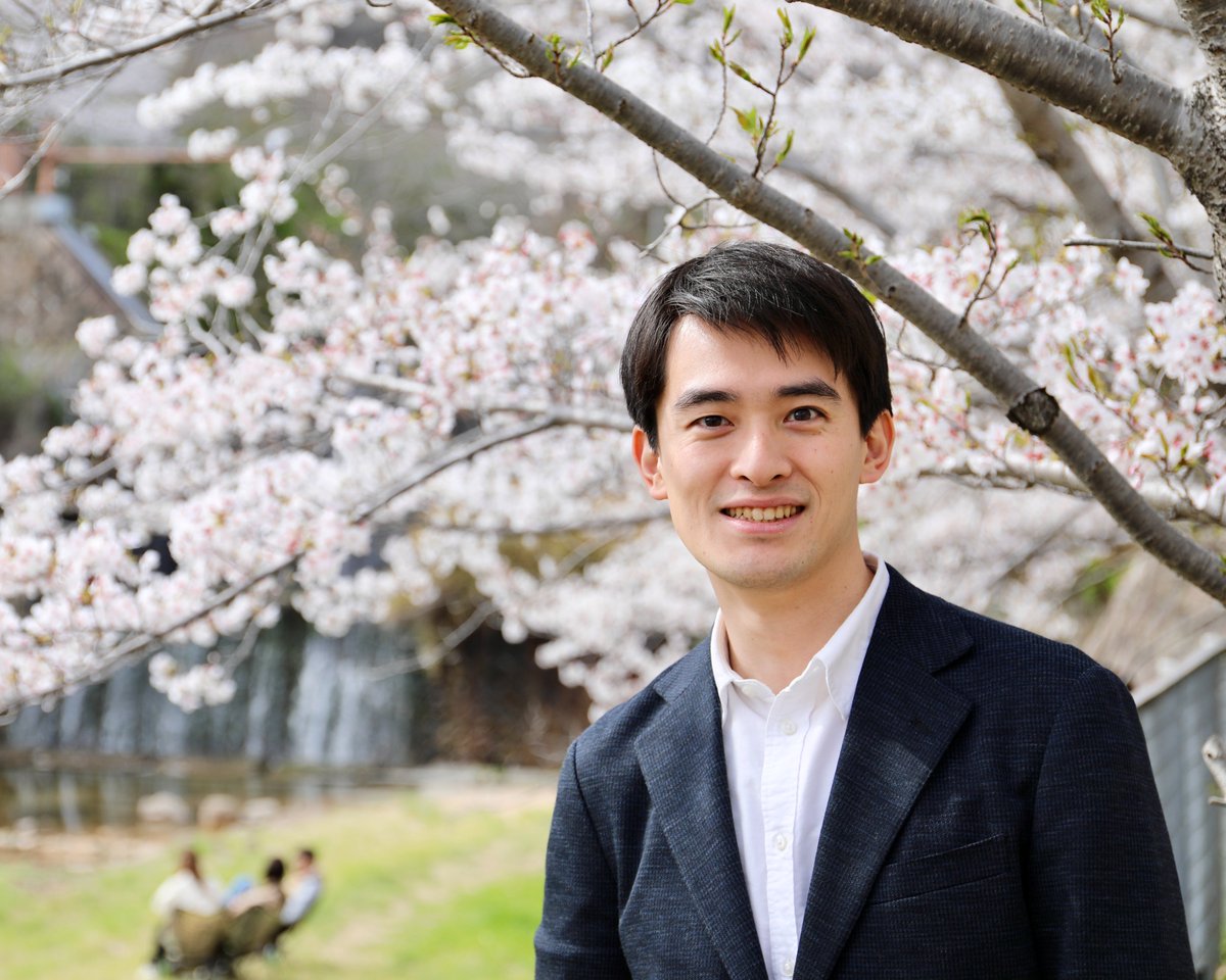 TakashimaR_2023's tweet photo. 国公立大学の二次試験を受験するあなたへ。
#芦屋市長 #大学受験

どうか、自分を表現しきってきてください。

合格に届くかどうかは、その学校に縁があるかどうかです。
でも、縁があるかどうかを十分に判断できないような答案だと、悔いが残るからです。

きっと大丈夫、と思われていた学校に縁がなかった人もいるでしょう。
でも、それはあなたの価値が低いことを示すものではありません。

新しい学校には、新しいご縁があるはず。
人事を尽くしてきてくださいね。

応援しています🌸