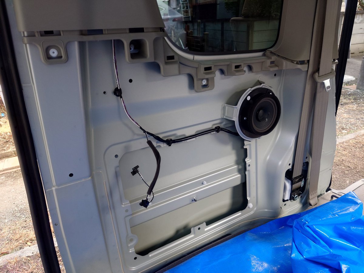 shinichi129's tweet photo. クリッパーリオに乗り換えて、
フロント、リアスピーカー取り替え、
ツィーター、サブウーハー、取り付け
ホーン取り次何しようかな(っ ॑꒳ ॑c)…ﾜｸﾜｸ💕替え、天井に、制振材、断熱材貼り、 https://t.co/LfKcOzEW8N