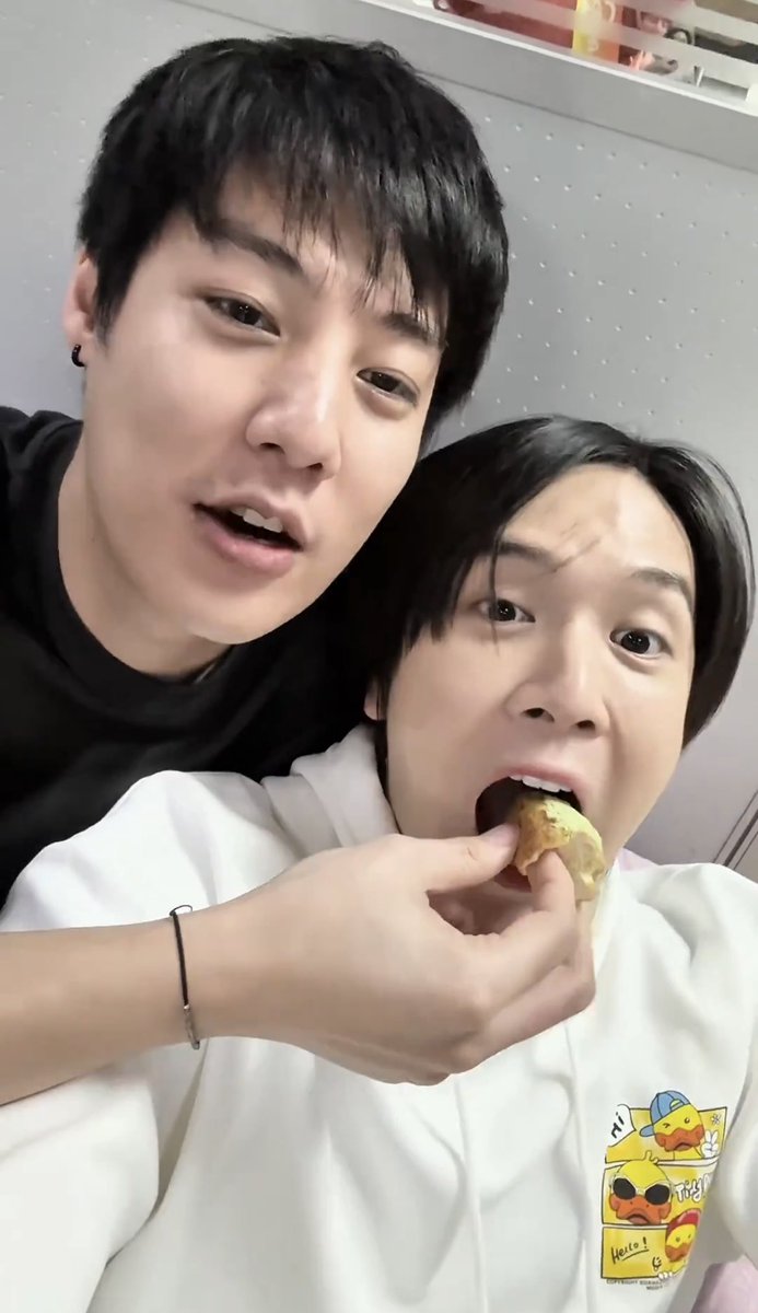 Pari66034Pari's tweet image. Why they are so squishable 🥹🩷🩷🫳🏻
Very soft , fluffy &amp;amp; extremely adorable 
🥰🥰💗💗🫶🏻

👻🍃#WinWind #SailubPon 
#PonThanapon #SpySailub 🐰⚡️