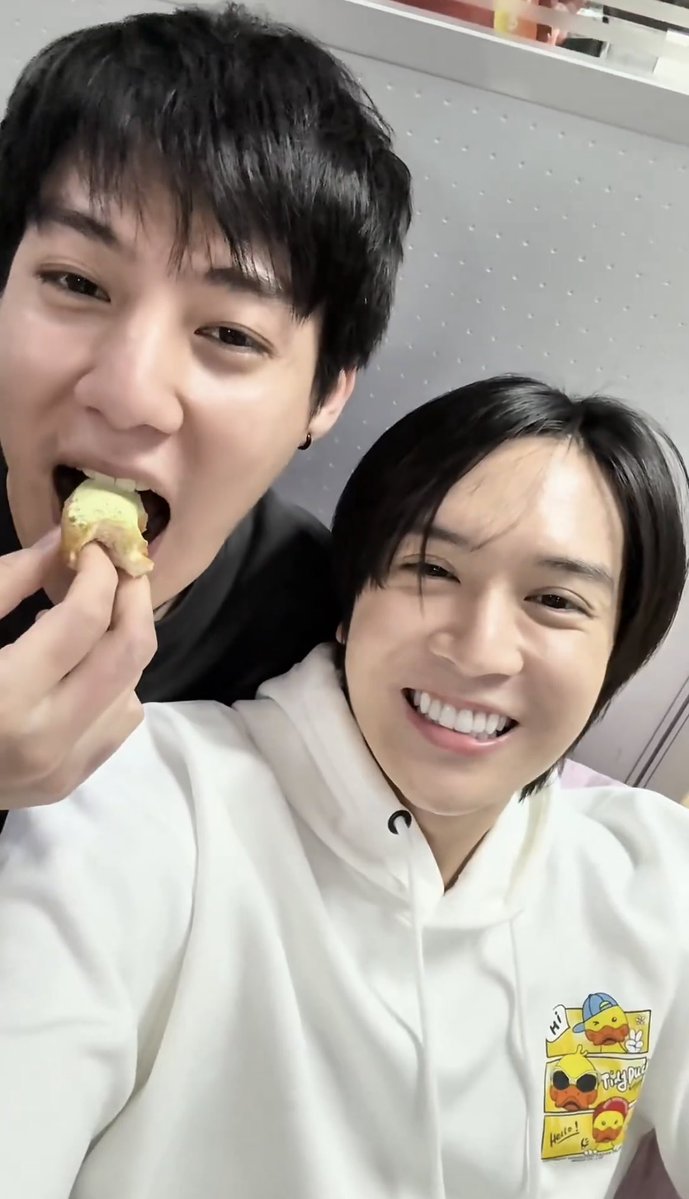 Pari66034Pari's tweet image. Why they are so squishable 🥹🩷🩷🫳🏻
Very soft , fluffy &amp;amp; extremely adorable 
🥰🥰💗💗🫶🏻

👻🍃#WinWind #SailubPon 
#PonThanapon #SpySailub 🐰⚡️