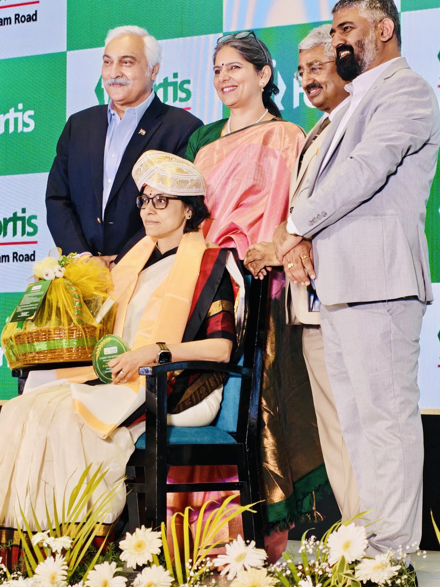 nitionc007's tweet photo. Service award #fortisbangalore 
@fortis_hospital 
@FortisBangalore https://t.co/epOz4ox2U5