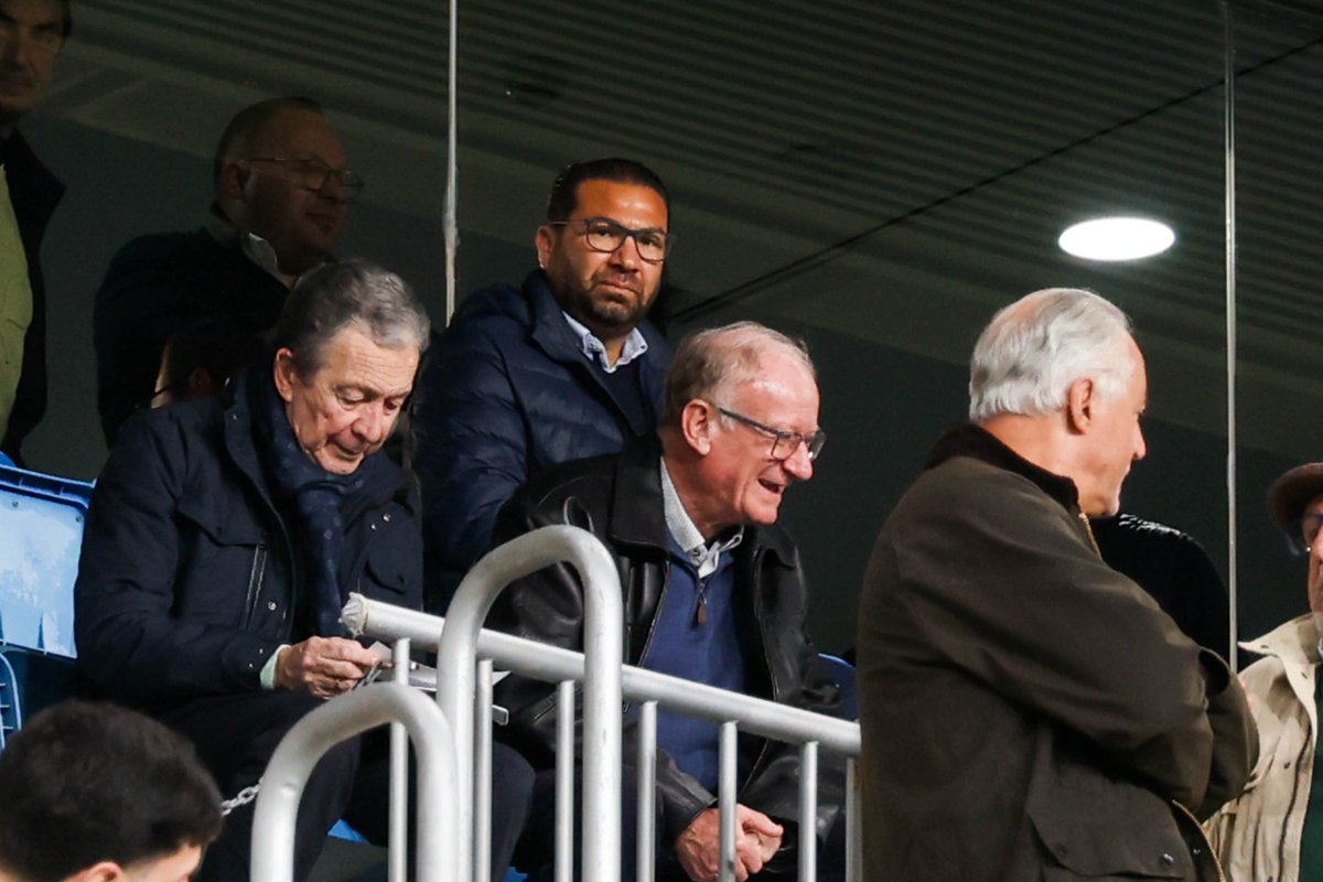 Un espectador de excepción en el palco del estadio cadista en el partido de este lunes. Os contamos los detalles elterritoriodigital.com/actualidad-cad…