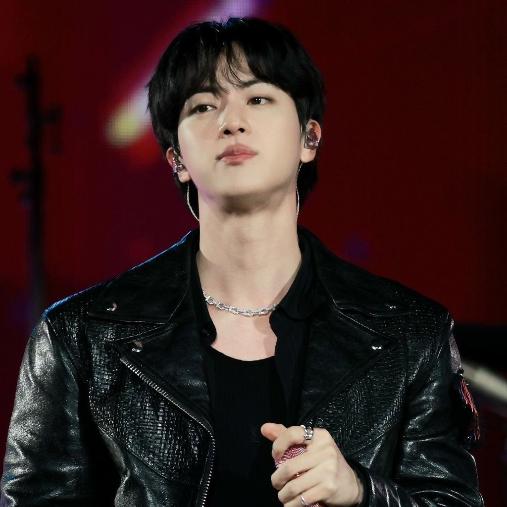 seokjin_updates's tweet photo. “Don't Say You Love Me” by #JIN now becomes the FIRST and ONLY 2025 Song by a K-Male Soloist to spend 40 Weeks on the Billboard Global 200 Excluding USA chart!

Congratulations Jin https://t.co/ZjqdVzgXve